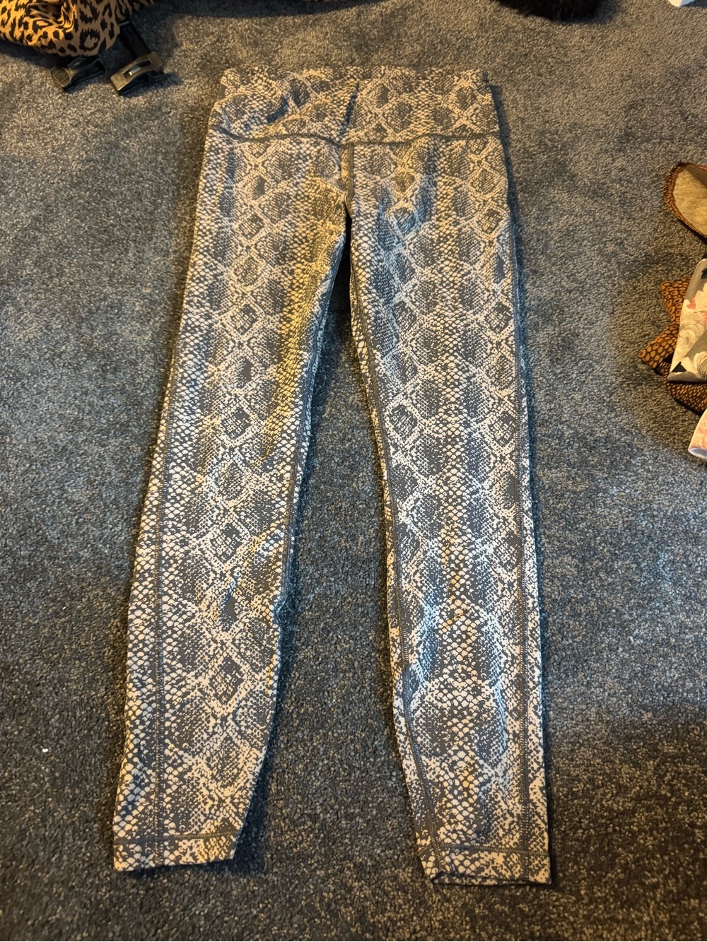 Athleta Snake-Print High-Rise Leggings - Gray & White